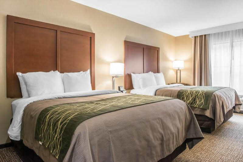 Comfort Inn & Suites Питсбърг Екстериор снимка