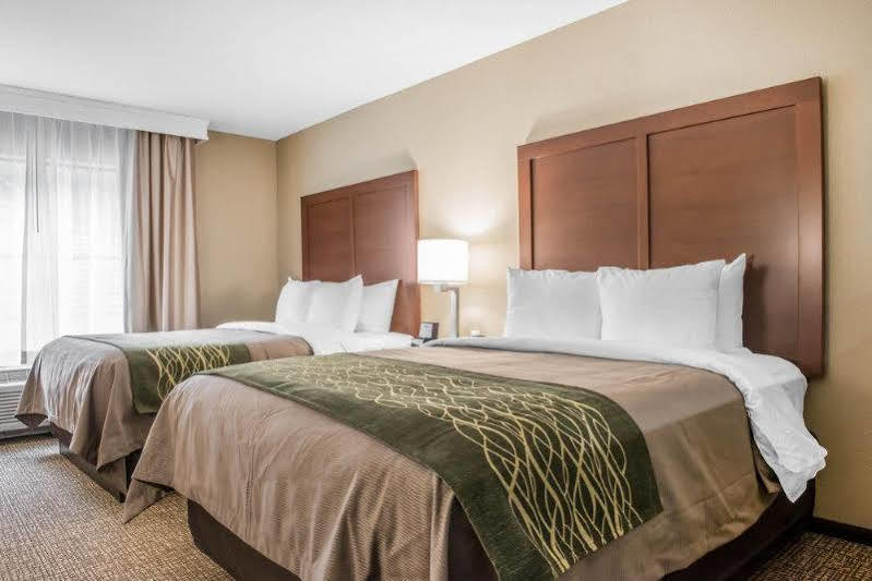 Comfort Inn & Suites Питсбърг Екстериор снимка