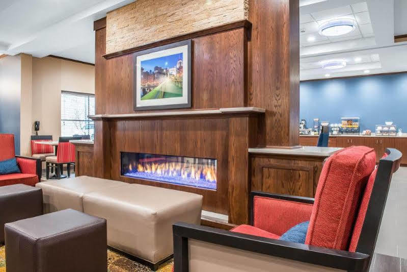 Comfort Inn & Suites Питсбърг Екстериор снимка